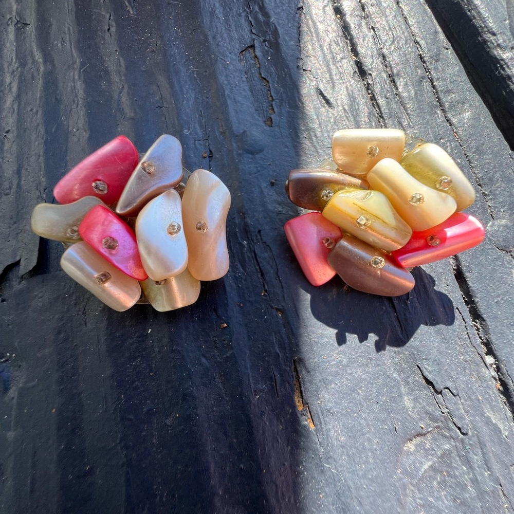 Vintage Cream Pink Mother of Pearl Flower Clip On Fashion Earrings Made In Japan